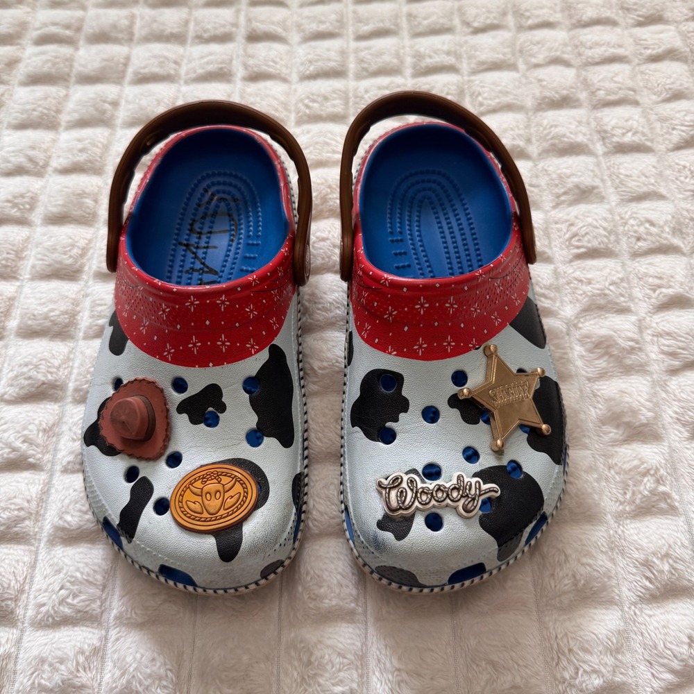 Crocs Youth 3 Toy Story Woody Classic Clogs Sheriff Jibbitz - Picture 2 of 9